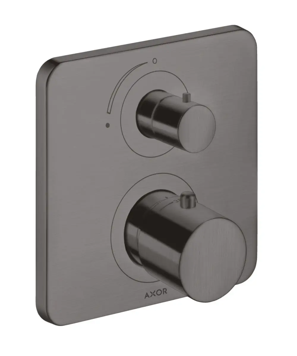 Thermostat-Bedieneinheit von AXOR in gebürstetem Schwarzchrom mit zwei Drehknöpfen zur Temperatur- und Wasserregulierung, montiert auf einer quadratischen Platte.